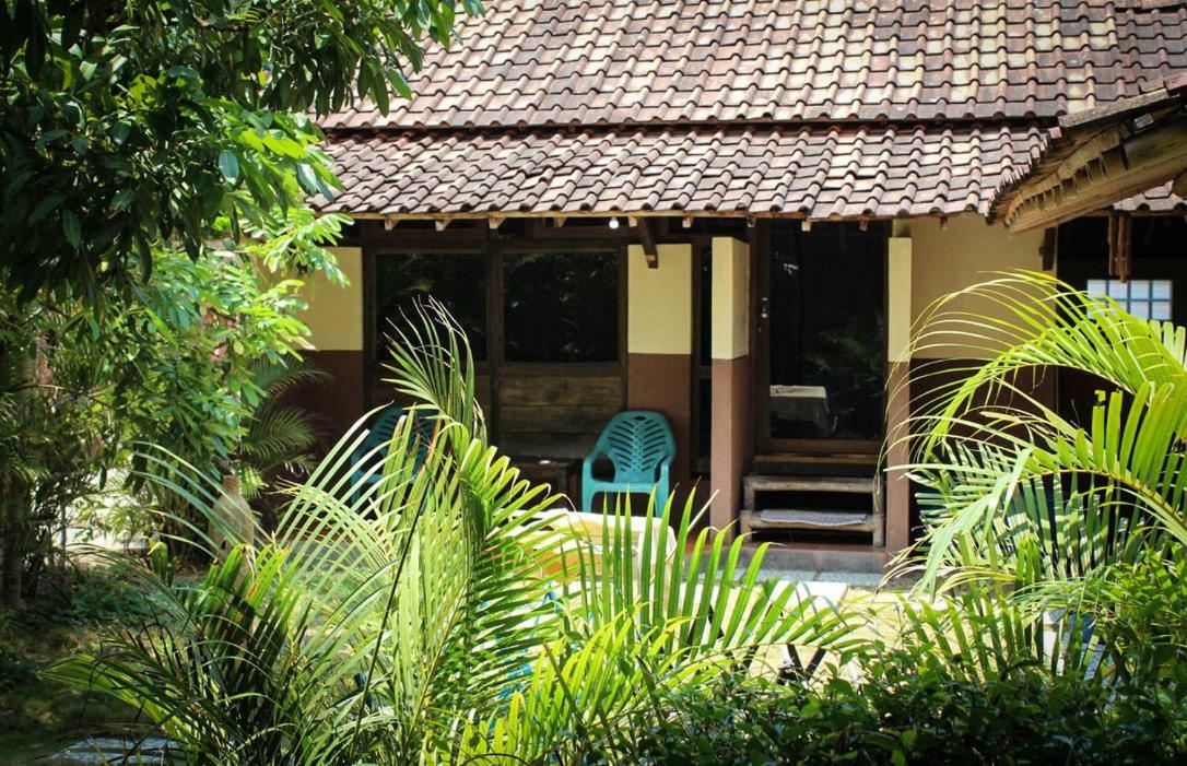Appartement Harrys Oceanhouse 2 Pacitan Extérieur photo