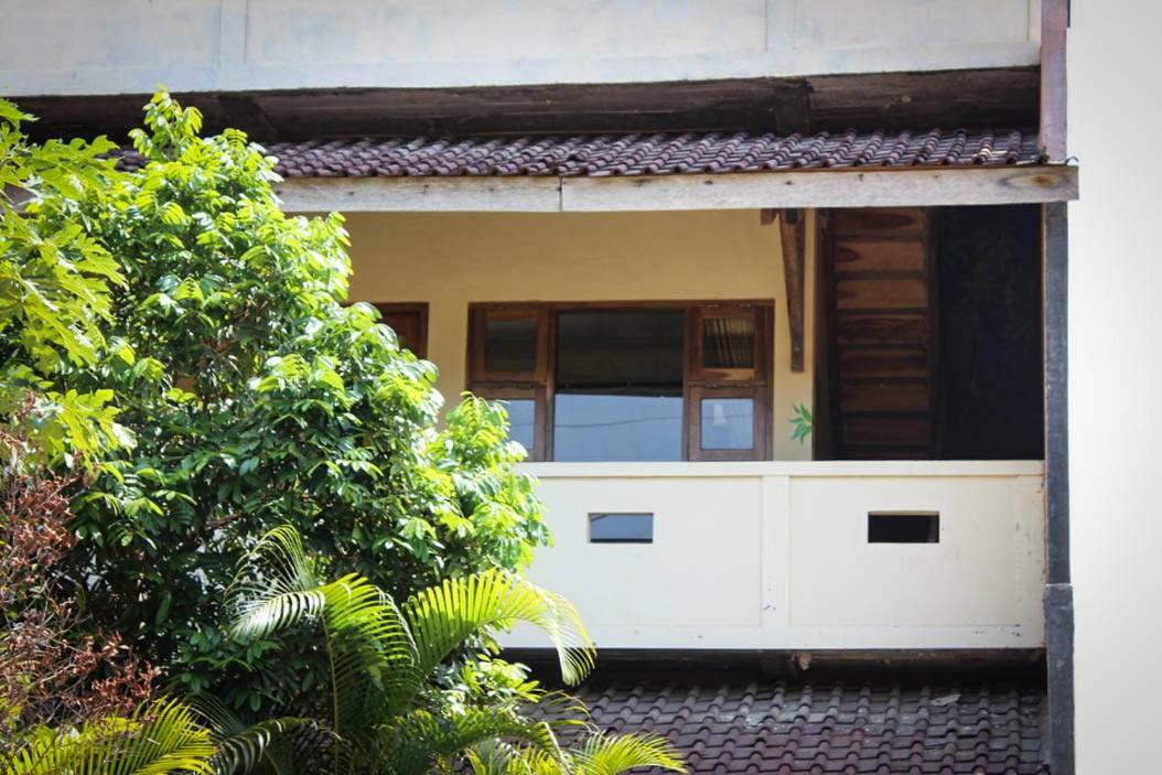 Appartement Harrys Oceanhouse 2 Pacitan Extérieur photo