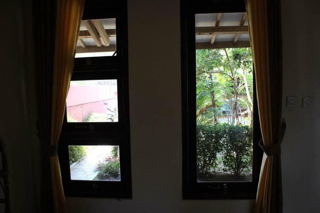 Appartement Harrys Oceanhouse 2 Pacitan Extérieur photo