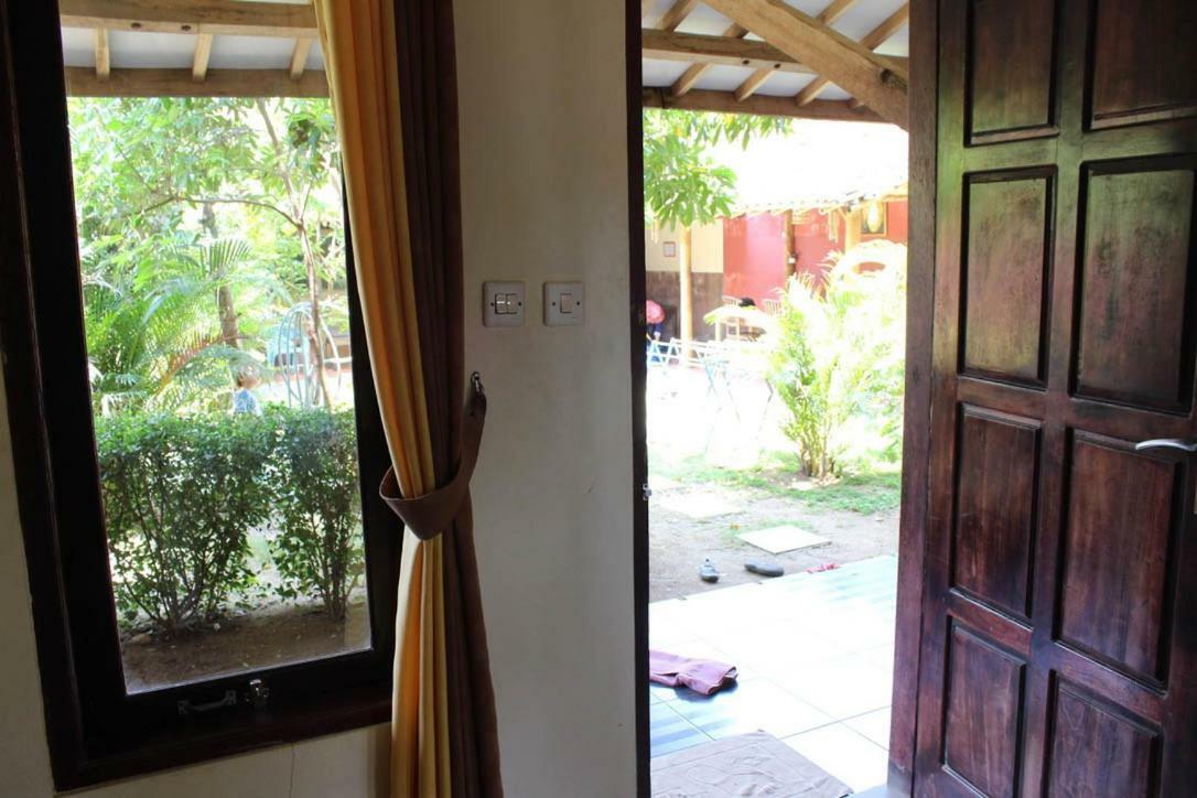 Appartement Harrys Oceanhouse 2 Pacitan Extérieur photo