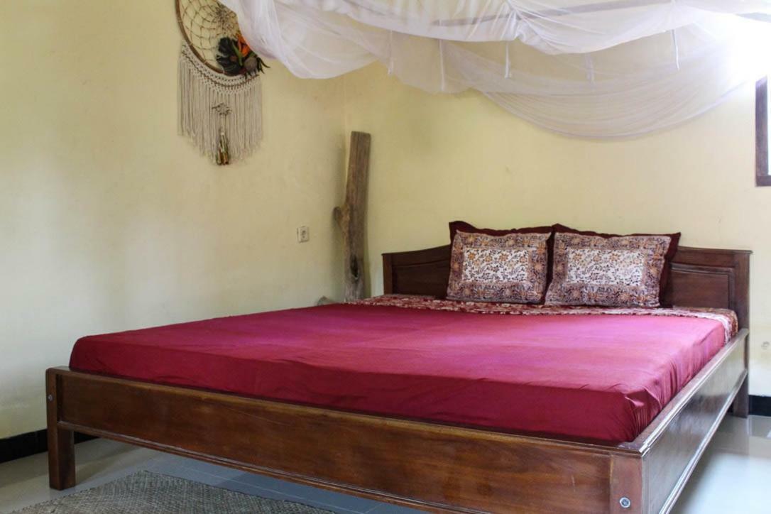 Appartement Harrys Oceanhouse 2 Pacitan Extérieur photo